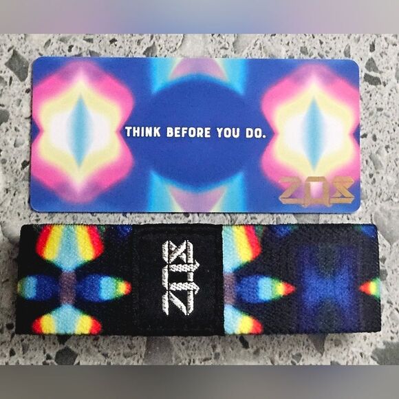 ZOX "REFLECT ON IT" #310 HOLOGRAPHIC SOLD OUT RARE COLLECTIBLE WRISTBAND - Picture 3 of 3